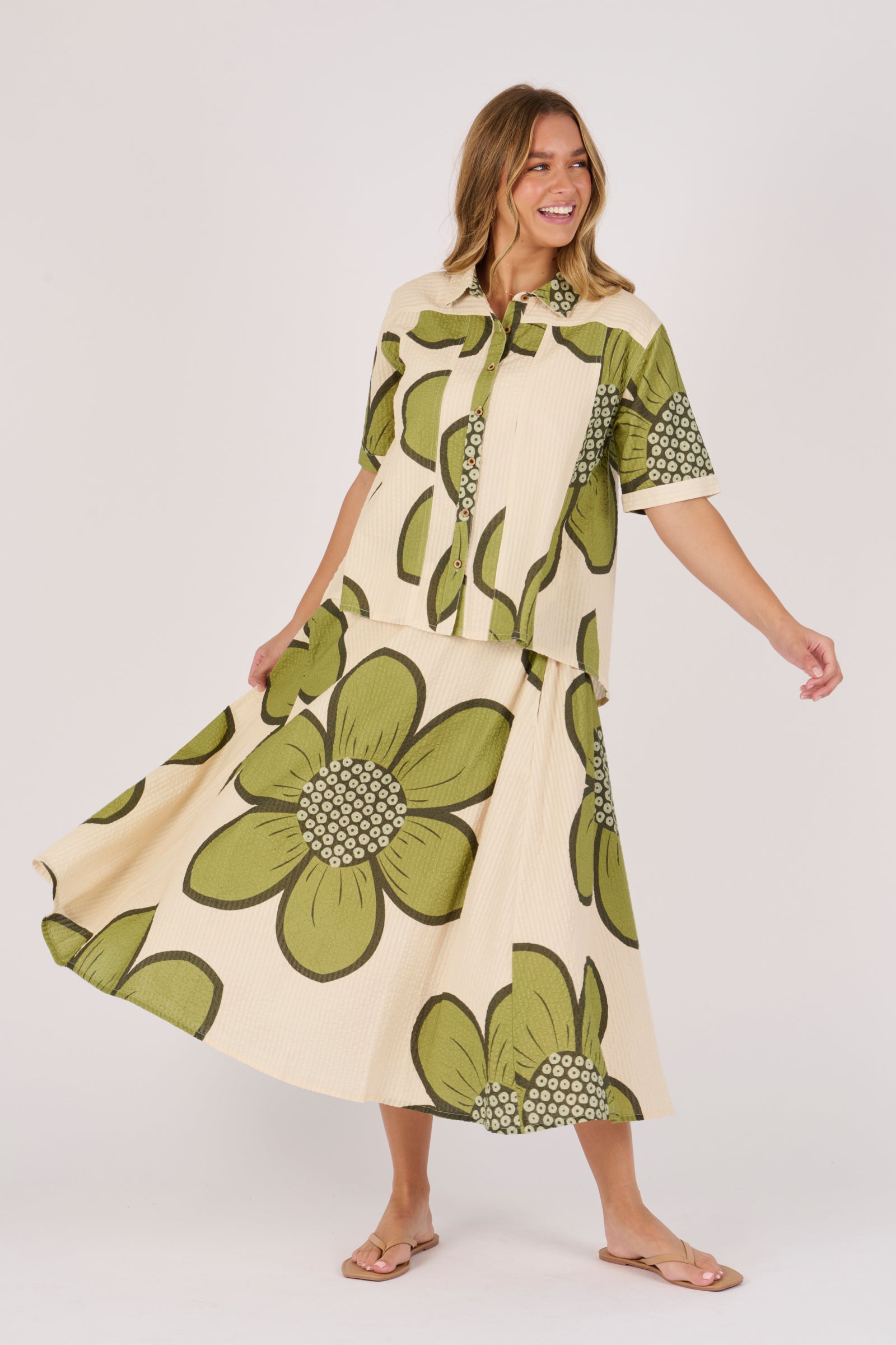 Ellis & Dewey Short Sleeve Button Through Shirt in Green Floral – 100% cotton collared shirt with button-through front and short sleeves, designed in Geelong Australia.